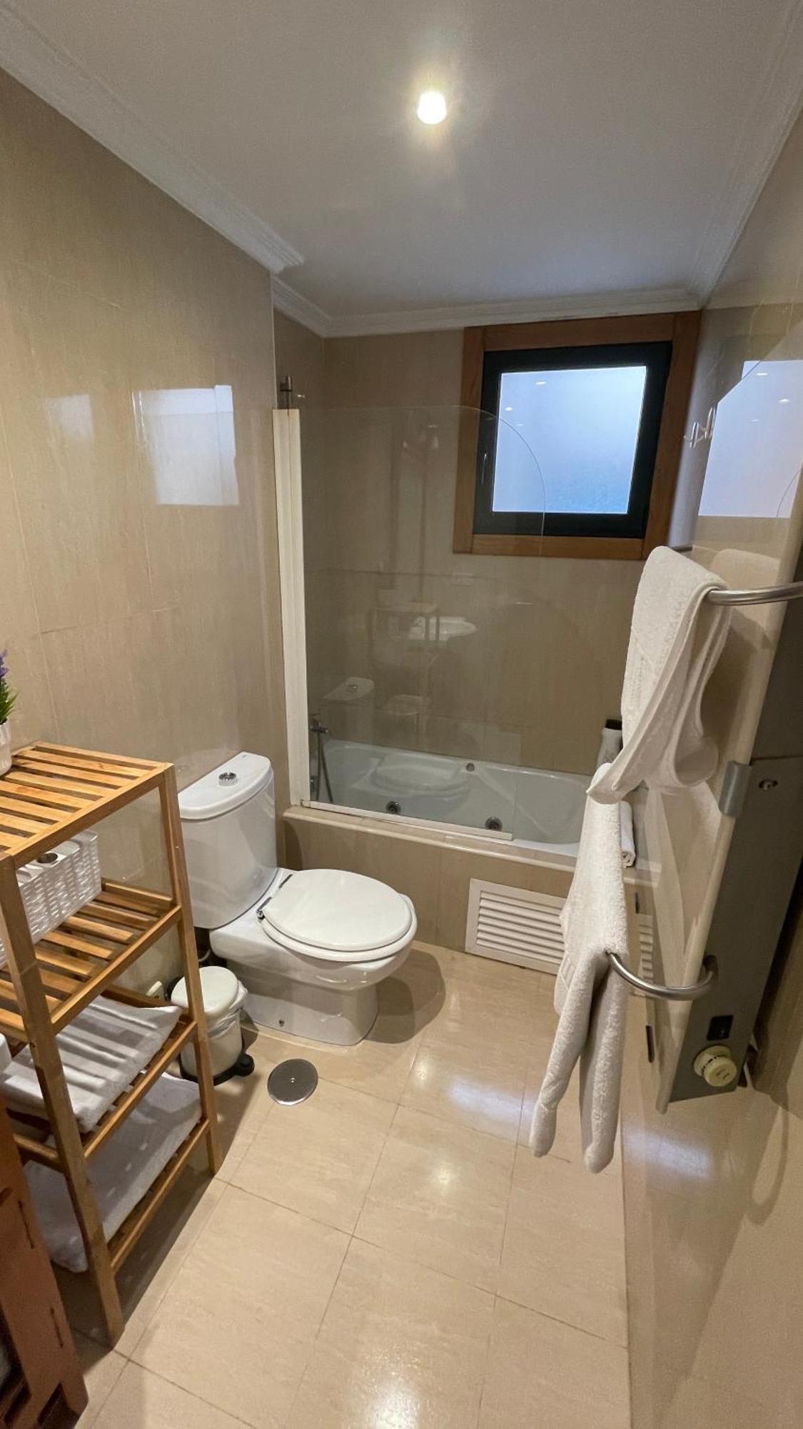 Estudio Centrico Con Garaje Y Vistas Al Mar. Vigo Eksteriør billede